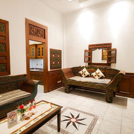 Rumah Pesik Art & Heritage Hotel Gondowulung Buitenkant foto