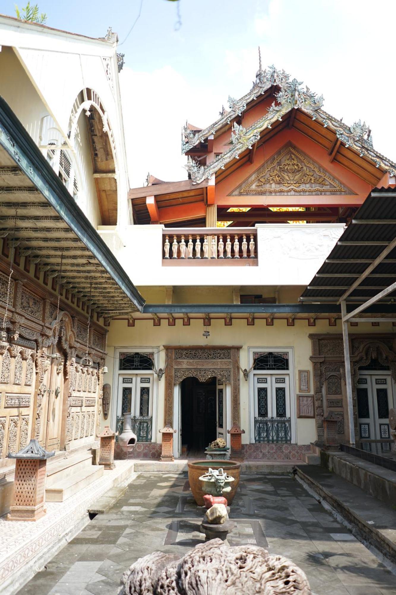 Rumah Pesik Art & Heritage Hotel Gondowulung Buitenkant foto