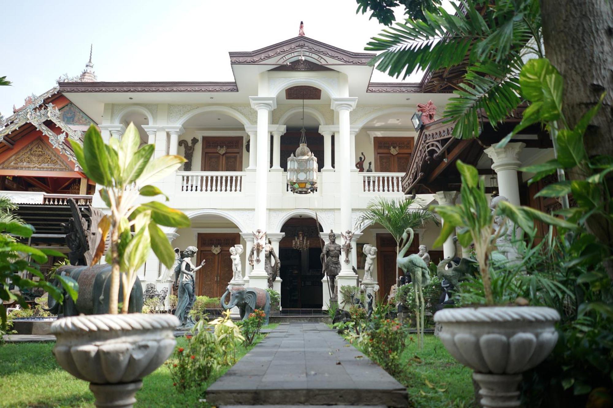 Rumah Pesik Art & Heritage Hotel Gondowulung Buitenkant foto