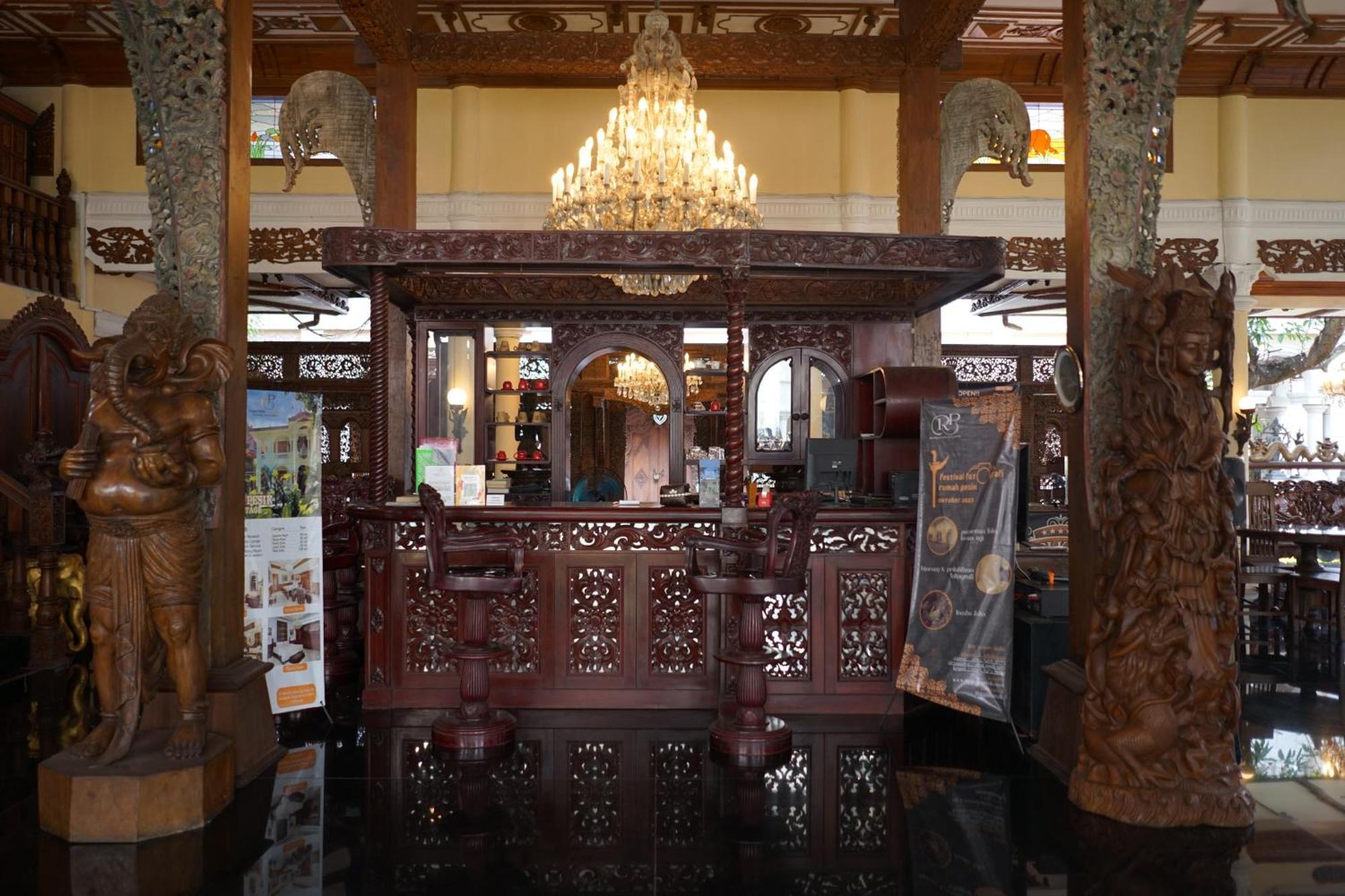 Rumah Pesik Art & Heritage Hotel Gondowulung Buitenkant foto