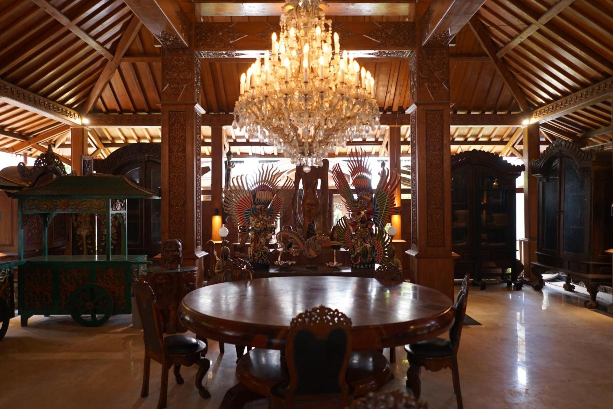 Rumah Pesik Art & Heritage Hotel Gondowulung Buitenkant foto