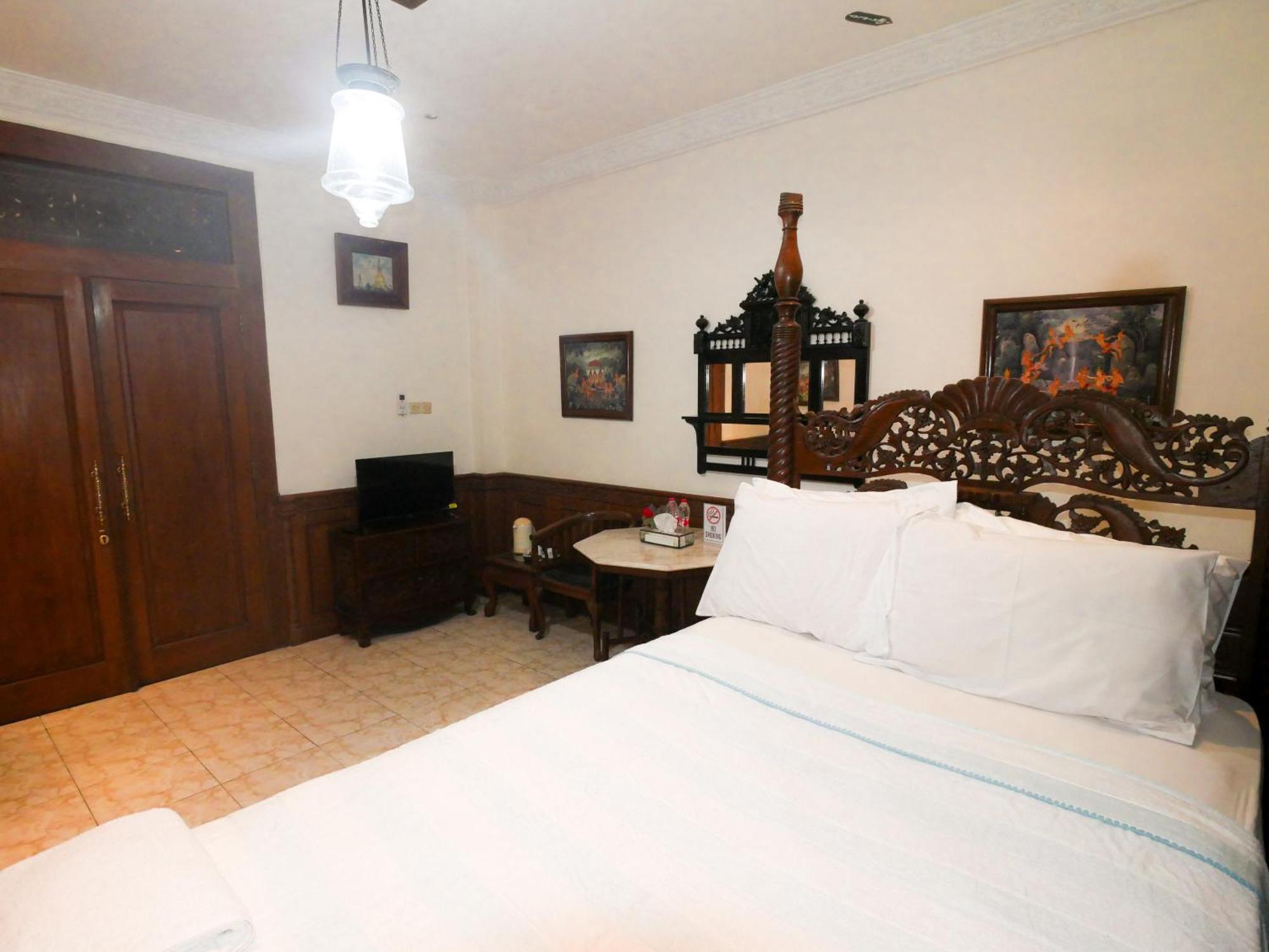 Rumah Pesik Art & Heritage Hotel Gondowulung Buitenkant foto
