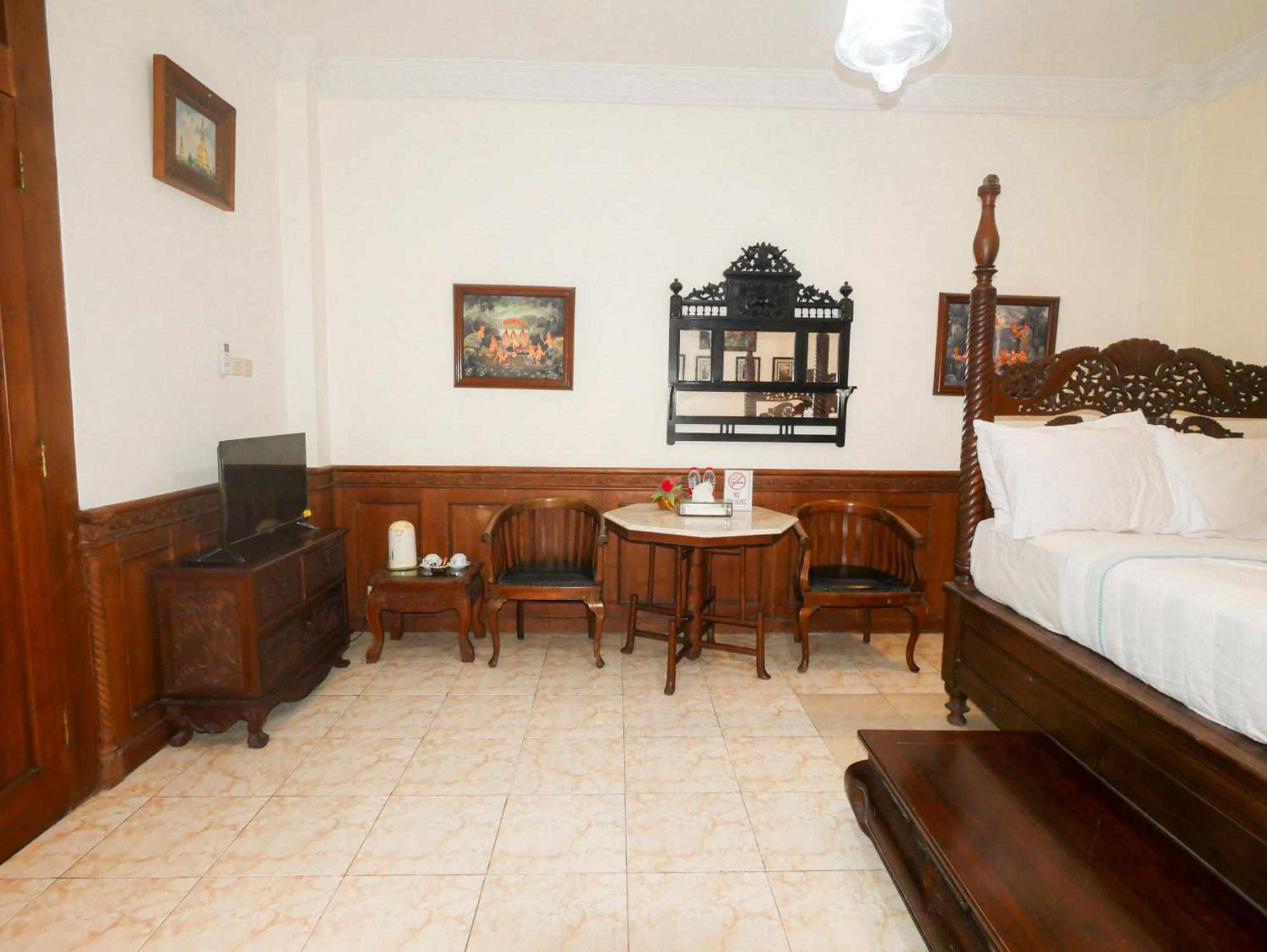 Rumah Pesik Art & Heritage Hotel Gondowulung Buitenkant foto