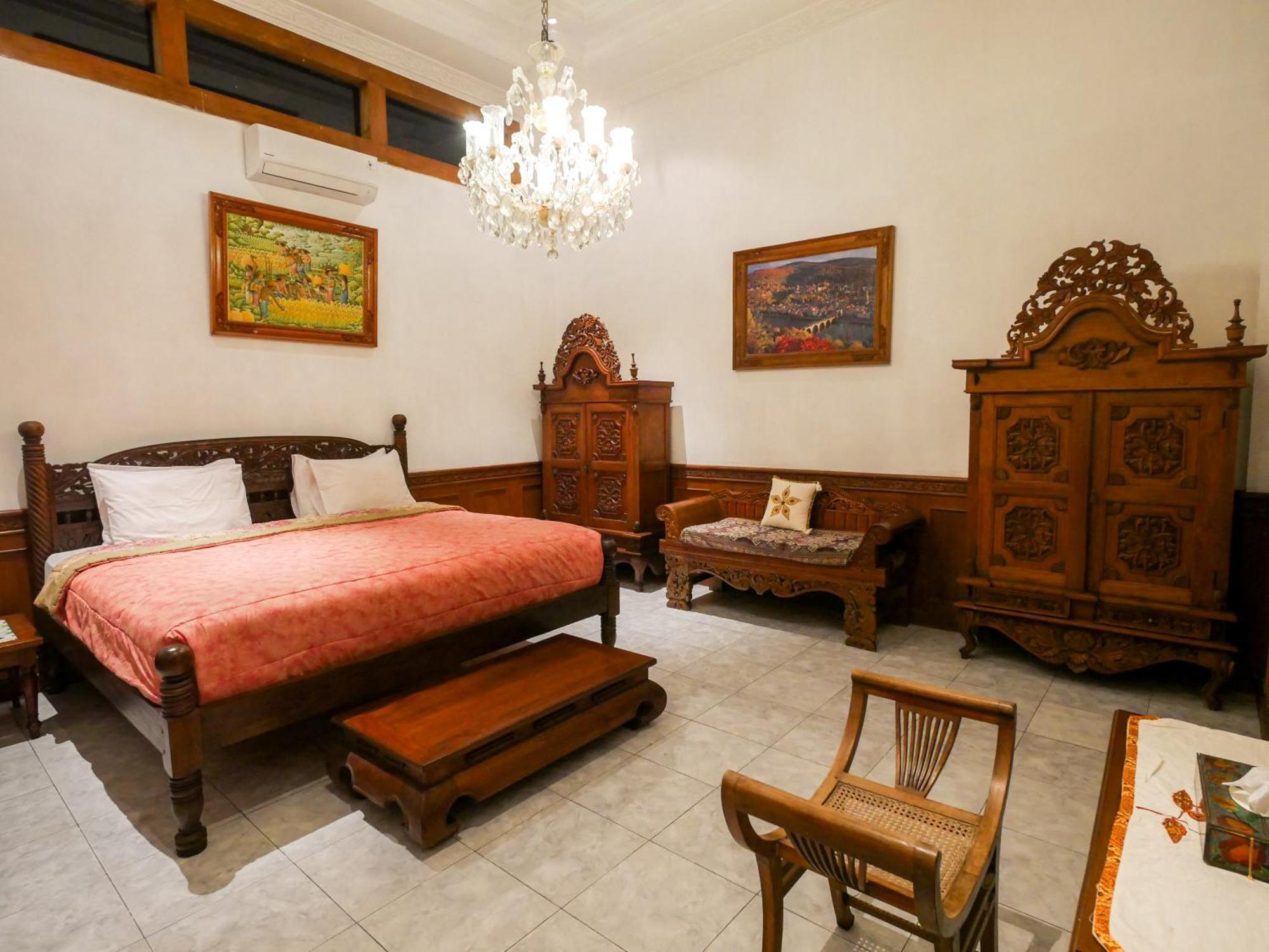 Rumah Pesik Art & Heritage Hotel Gondowulung Buitenkant foto
