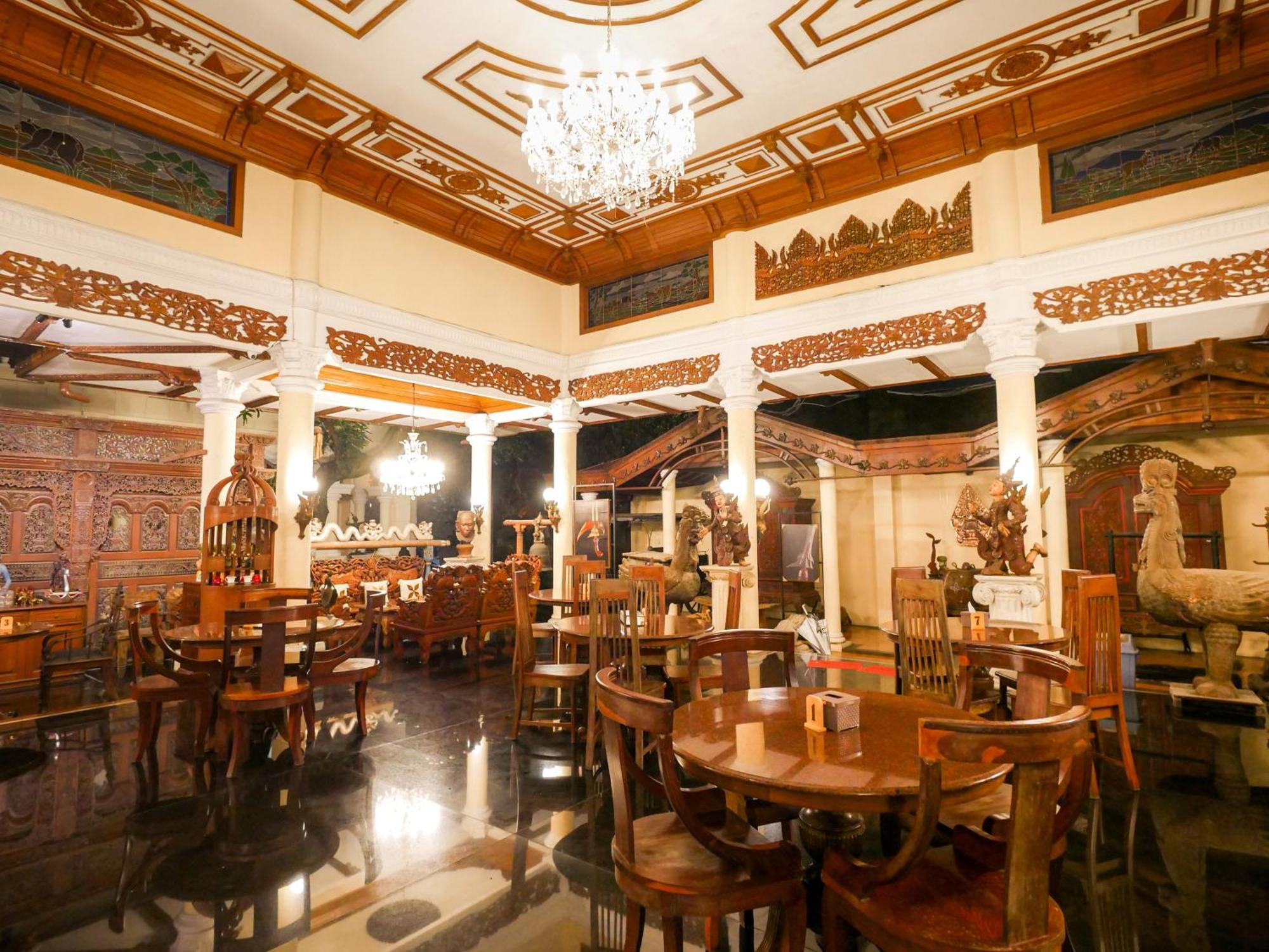 Rumah Pesik Art & Heritage Hotel Gondowulung Buitenkant foto